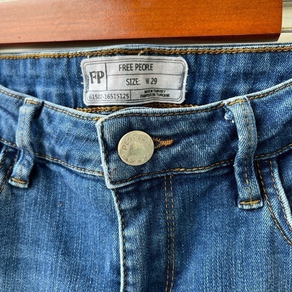 Free People raw hemline cropped Jean - Picture 6 of 6